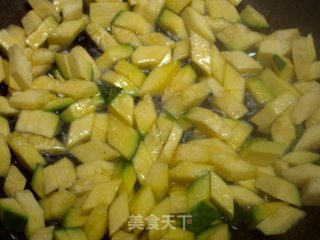 仔南瓜炒田螺的做法步骤：7
