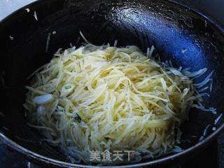 家常菜-----【蒜炒土豆丝】的做法步骤：8