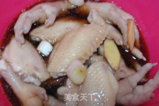 可乐烧鸡翅爪的做法步骤：3
