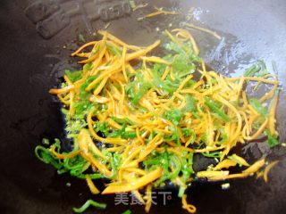 家常菜----绿豆芽炒粉的做法步骤：4