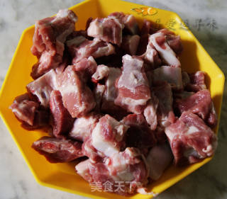 生炒菠萝排骨的做法步骤：1