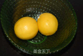 美白的蜂蜜柠檬水的做法步骤：1