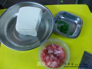 宝宝吃的香@@肉碎洒上嫩豆腐的做法步骤：1