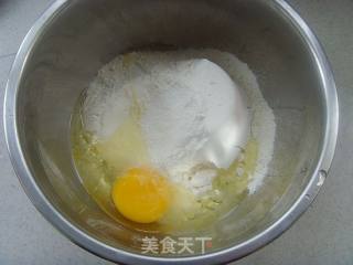 【炸酱面，花样做】：香菇肉酱面的做法步骤：3