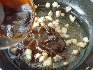 【炸酱面，花样做】：香菇肉酱面的做法步骤：6