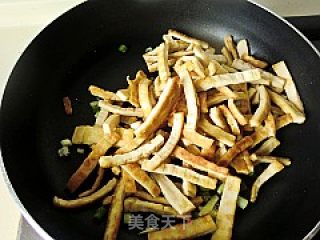 韭菜苔炒豆腐的做法步骤：6