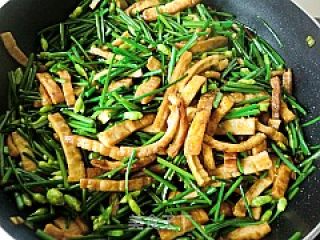 韭菜苔炒豆腐的做法步骤：13