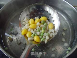 【炸酱面，花样做】：八宝辣酱面的做法步骤：6
