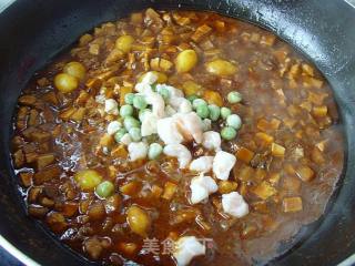 【炸酱面，花样做】：八宝辣酱面的做法步骤：12