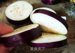 糖醋浇汁茄盒的做法步骤：2