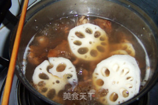 猴头鸡骨莲藕煲的做法步骤：9