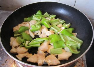 青椒鸡片的做法步骤：8