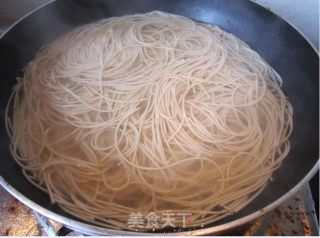 香菇酱鸡肉拌面的做法步骤：8