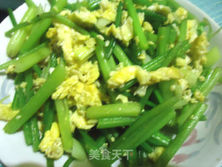 香芹炒鸡蛋的做法步骤：6