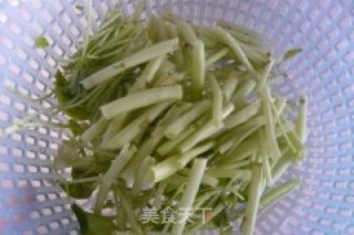 豆瓣酱炒空心菜的做法步骤：2