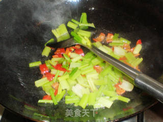香芹炒白果的做法步骤：5