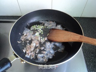 【炸酱面，花样做】--【青豆炸酱面】的做法步骤：6