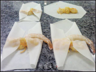 港式点心系列-3（咖喱鲜虾春卷)的做法步骤：3