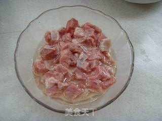 【炸酱面，花样做】：香辣牛肉炸酱面的做法步骤：2