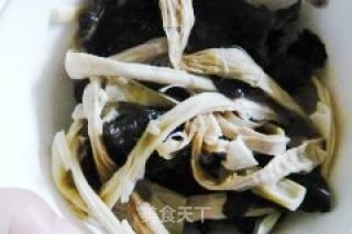 笋干大骨汤的做法步骤：6