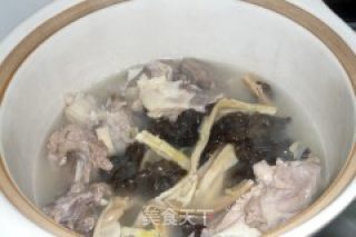 笋干大骨汤的做法步骤：8
