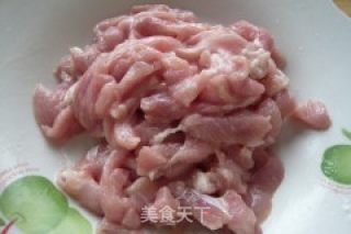 青椒肉丝的做法步骤：2