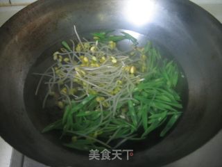 【炸酱面，花样做】老北京炸酱面的做法步骤：7