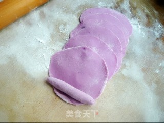 给老公和宝贝女儿的爱——紫薯牛奶馒头的做法步骤：7