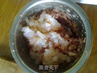 丝瓜虾仁汤包的做法步骤：2