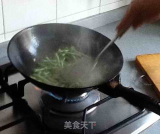 炒豇豆的做法步骤：3