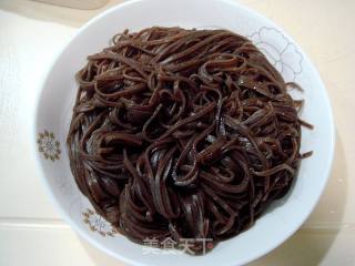 洋葱酥鸡蛋西红柿炸酱面的做法步骤：12