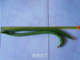 辣炒蛇瓜的做法步骤：1