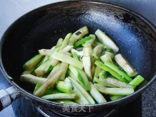 辣炒蛇瓜的做法步骤：4
