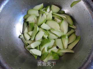吊瓜烧豆丹的做法步骤：2