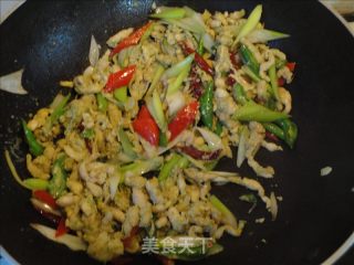 大葱炒豆丹的做法步骤：8