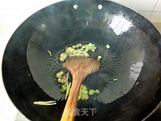 醋烹绿豆芽的做法步骤：1