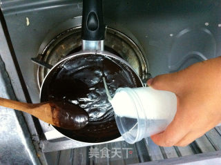 巧克力戚风蛋糕的做法步骤：2