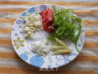 茭白炒肉丝的做法步骤：2