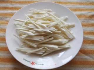 茭白炒肉丝的做法步骤：3