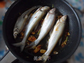【美味】红烧鱼的做法步骤：6