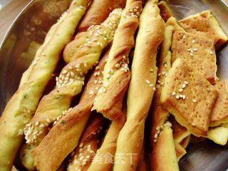 休闲小零食----葱末面饼条的做法步骤：8