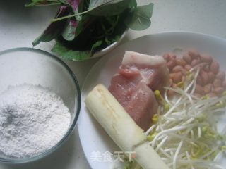 【炸酱面，花样做】茭白花生肉丁炸酱面的做法步骤：1