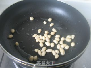 【炸酱面，花样做】茭白花生肉丁炸酱面的做法步骤：6