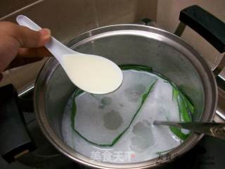 迎接中秋月饼热身@@艳丽果冻月饼的做法步骤：5