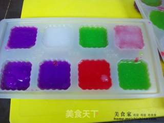 迎接中秋月饼热身@@艳丽果冻月饼的做法步骤：7