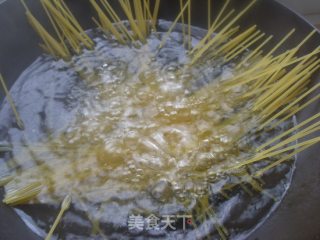 什锦炸酱意面的做法步骤：6