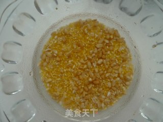 【五谷豆浆】含钙高吸收好的做法步骤：2