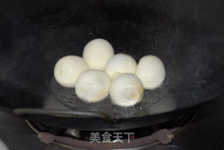 肉末香菇虎皮蛋的做法步骤：2