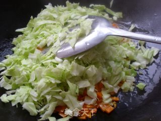 胡萝卜包菜炒饭的做法步骤：4