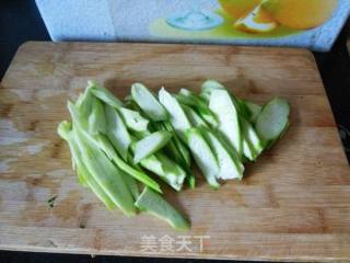 蛇瓜紫菜汤的做法步骤：2